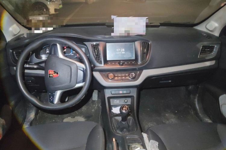 Used Roewe 360 2016 1.5L Manual Smart Screen Version Center Console