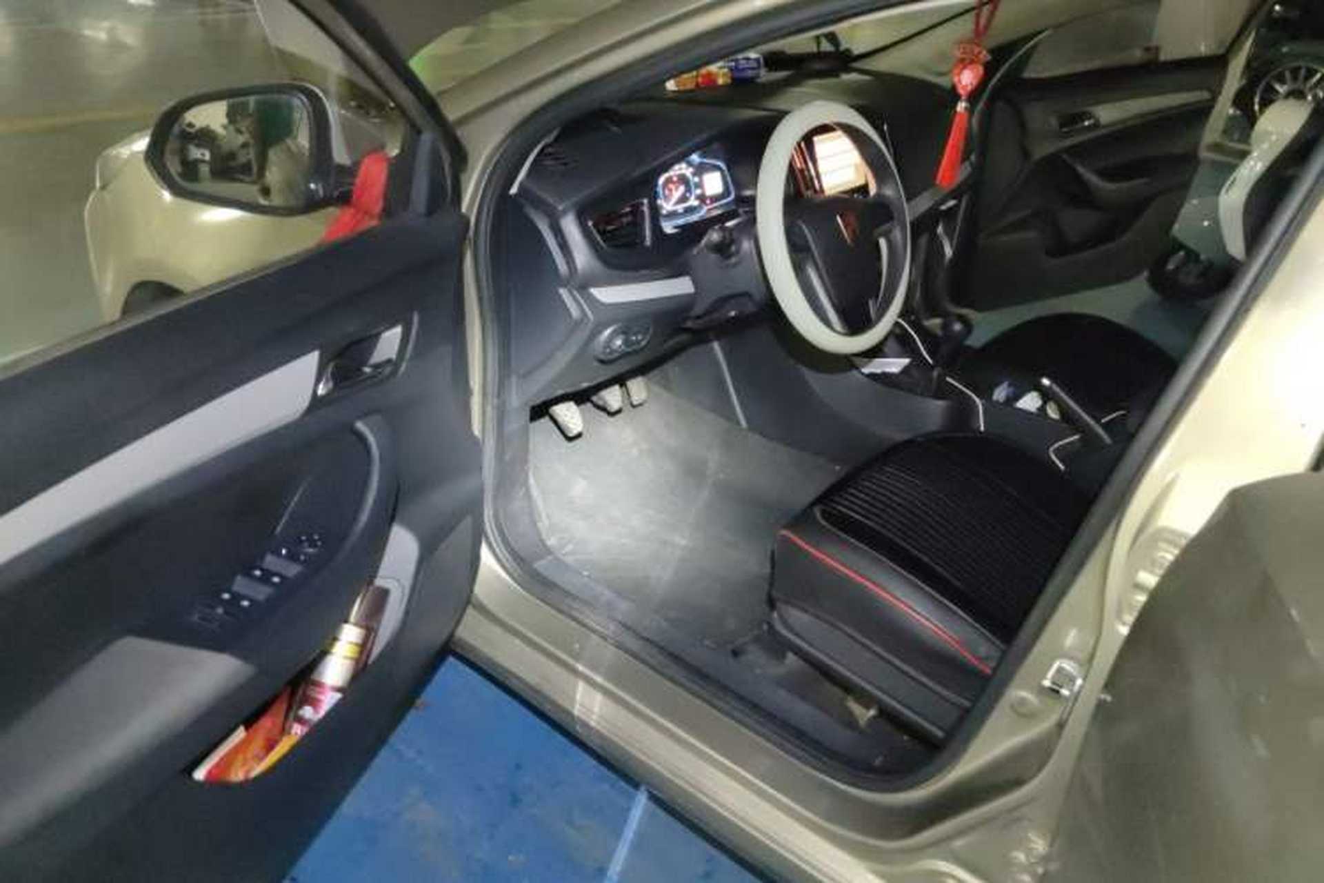 Used Roewe 360 2016 1.5L Manual Smart Screen Version Driver Seat