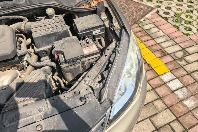 Used Roewe 360 2016 1.5L Manual Smart Screen Version Engine Bay Left