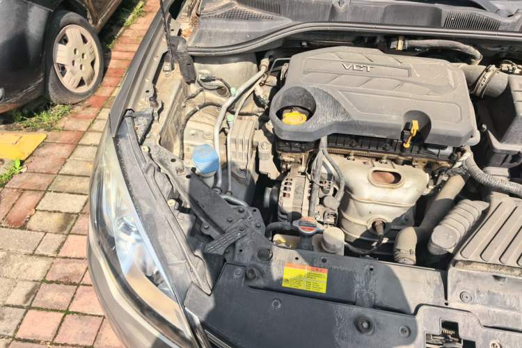 Used Roewe 360 2016 1.5L Manual Smart Screen Version Engine Bay Right