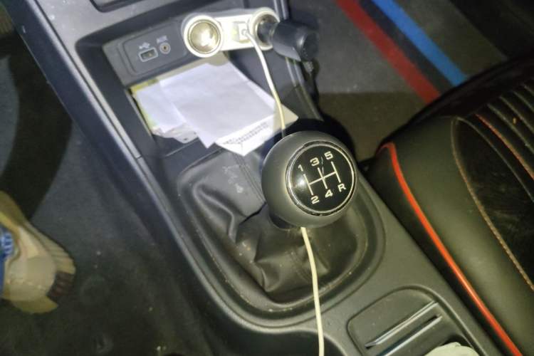 Used Roewe 360 2016 1.5L Manual Smart Screen Version Gear Lever