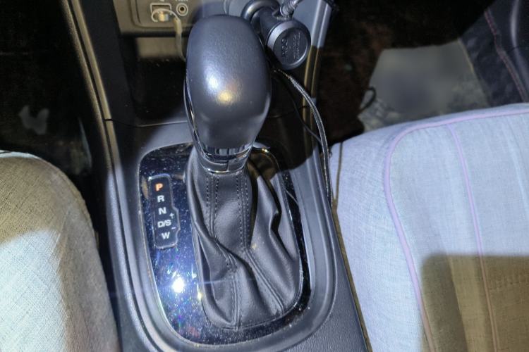 Used Roewe 360 2016 1.5L Automatic Smart Screen Version Gear Lever