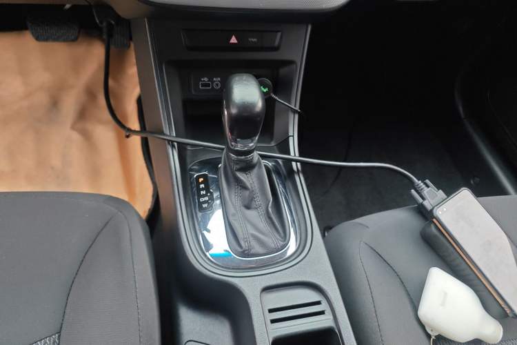 Used Roewe 360 2016 1.5L Automatic Smart Screen Version Gear Lever