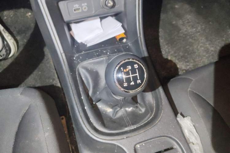 Used Roewe 360 2016 1.5L Manual Smart Screen Version Gear Lever
