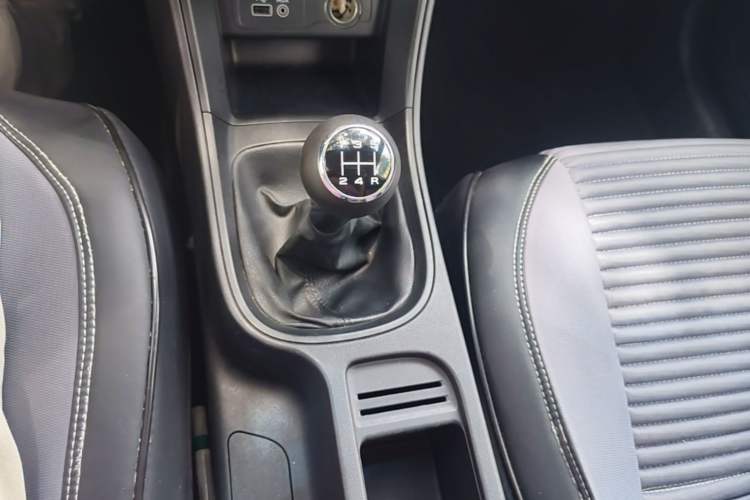 Used Roewe 360 2016 1.5L Manual Smart Screen Version Gear Lever