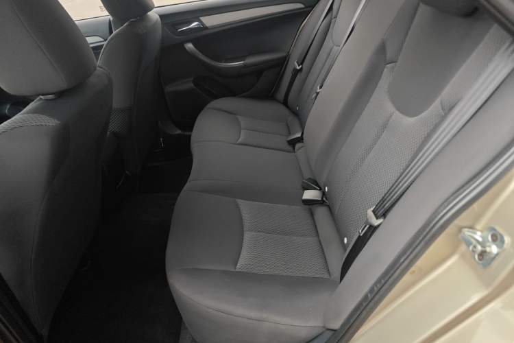 Used Roewe 360 2016 1.5L Automatic Smart Screen Version Left Rear Seat