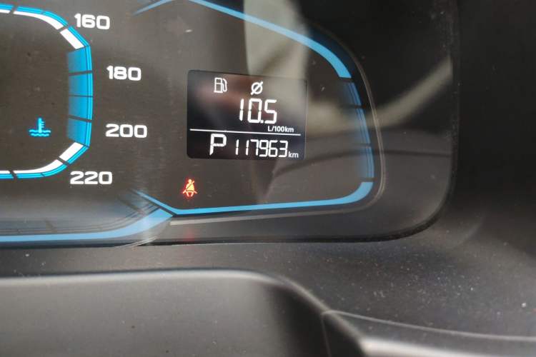 Used Roewe 360 2016 1.5L Automatic Smart Screen Version Odometer Close Up