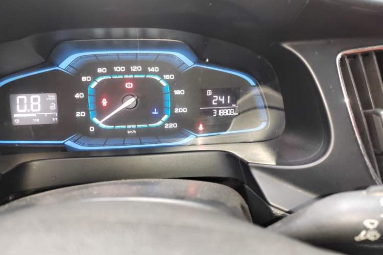 Used Roewe 360 2016 1.5L Manual Smart Screen Version Odometer Close Up