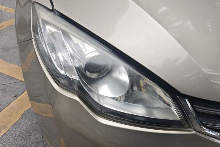 Used Roewe 360 2016 1.5L Automatic Smart Screen Version Right Front Headlight