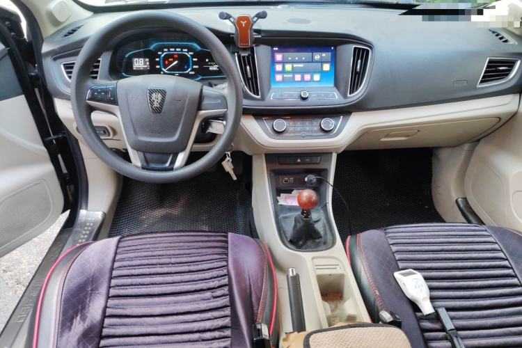 Used Roewe 360 2017 1.5L Manual Smart Screen Version Center Console