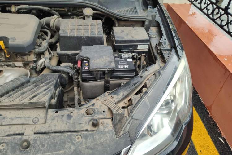 Used Roewe 360 2017 1.5L Manual Luxury Edition Engine Bay Left