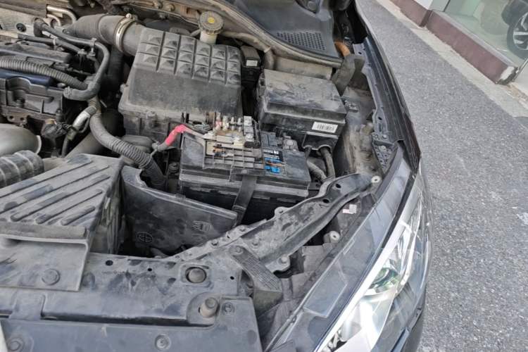 Used Roewe 360 2017 1.5L Automatic Smart Screen Version Engine Bay Left