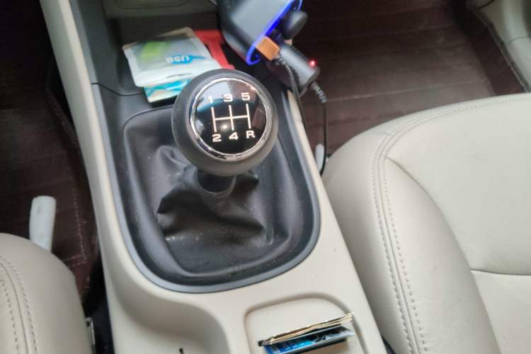 Used Roewe 360 2017 1.5L Manual Luxury Edition Gear Lever