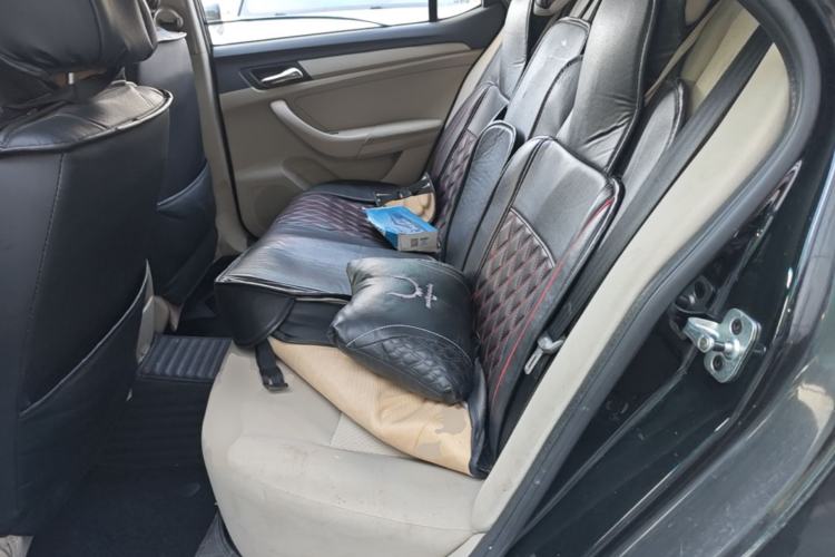 Used Roewe 360 2017 1.5L Automatic Smart Screen Version Left Rear Seat