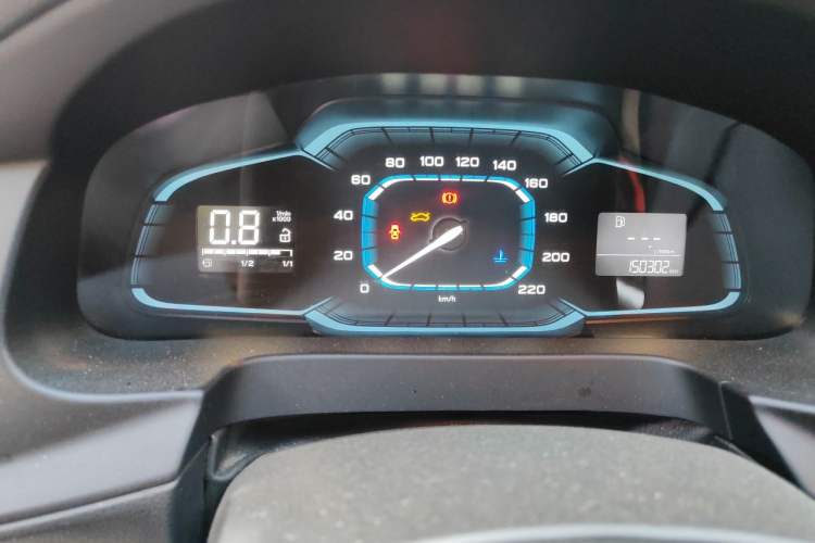 Used Roewe 360 2017 1.5L Manual Smart Screen Version Odometer Close Up