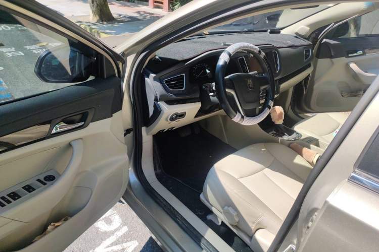 Used Roewe 360 2017 1.5L Automatic Luxury Edition Driver Seat