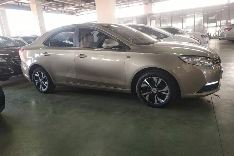 Used Roewe 360 2017 1.5L Automatic Luxury Edition Exterior 2