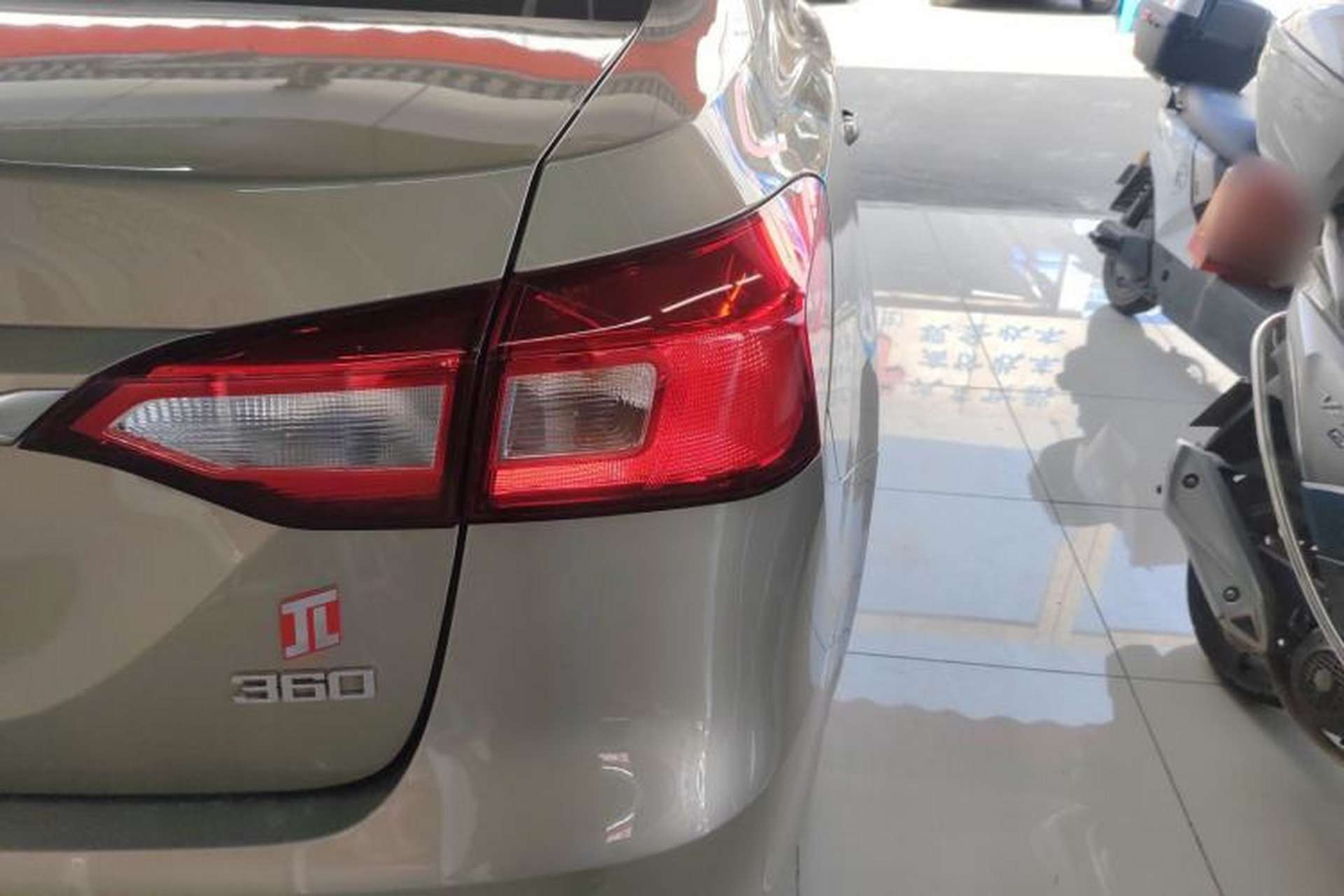 Used Roewe 360 2017 1.5L Automatic Luxury Edition Exterior 6