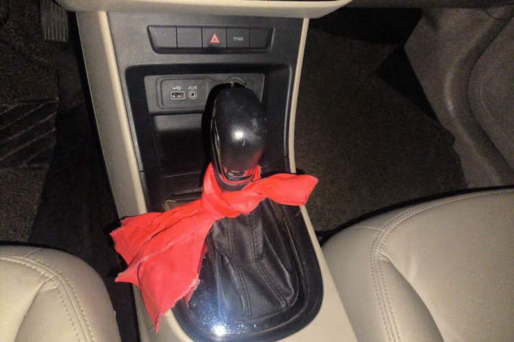 Used Roewe 360 2017 1.5L Automatic Smart Screen Version Gear Lever
