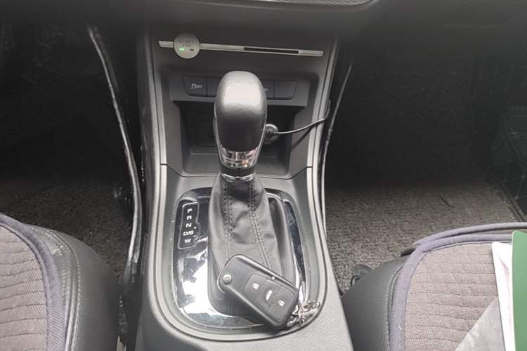 Used Roewe 360 2017 1.5L Automatic Luxury Edition Gear Lever