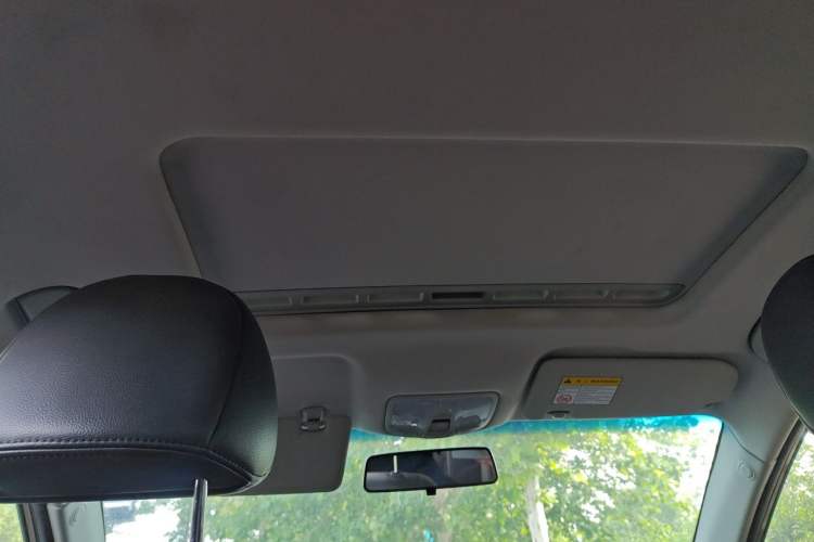 Used Roewe 360 2017 1.5L Automatic Luxury Edition Headliner