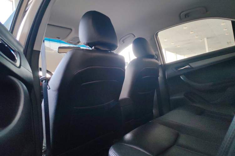 Used Roewe 360 2017 1.5L Automatic Smart Screen Version Headliner
