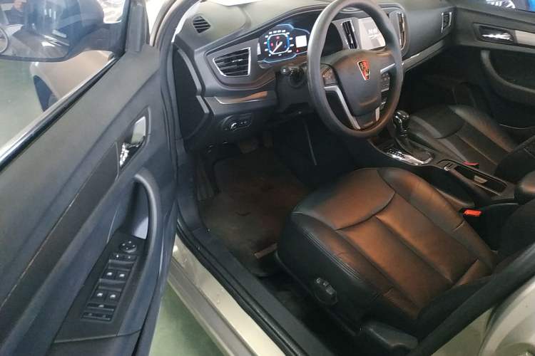 Used Roewe 360 2017 1.5L Automatic Luxury Edition Interior 2