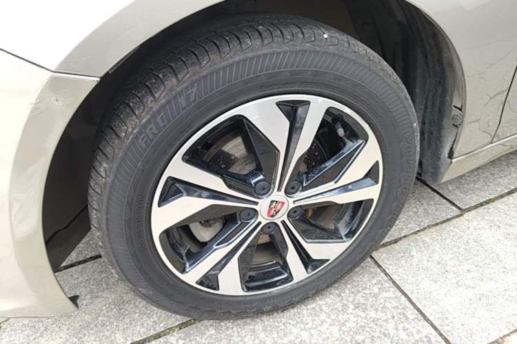 Used Roewe 360 2017 1.5L Automatic Luxury Edition Left Front Wheel Hub