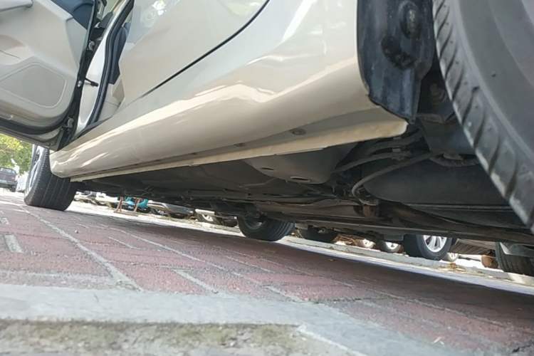 Used Roewe 360 2017 1.5L Manual Luxury Edition Left Side Sill
