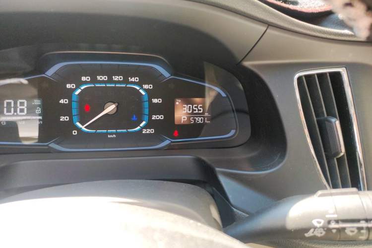 Used Roewe 360 2017 1.5L Automatic Luxury Edition Odometer Close Up