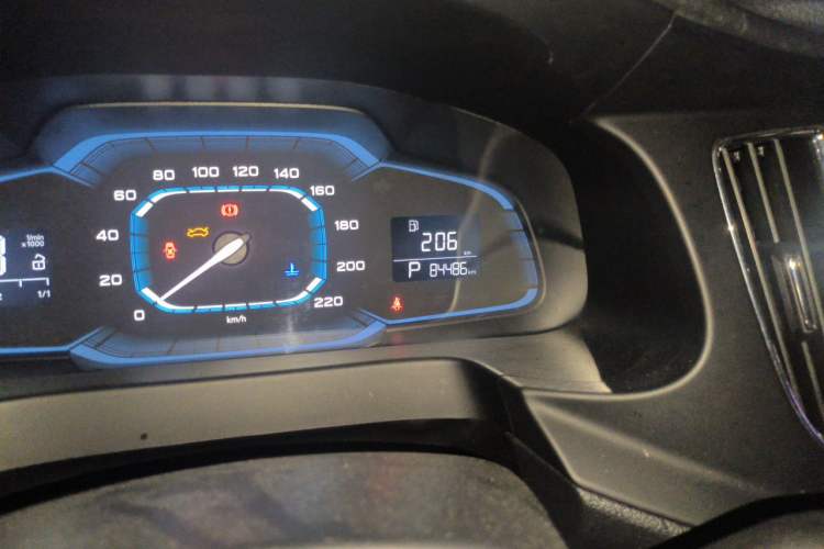 Used Roewe 360 2017 1.5L Automatic Smart Screen Version Odometer Close Up