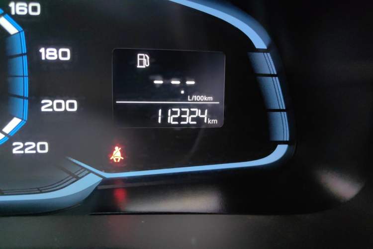 Used Roewe 360 2017 1.5L Manual Luxury Edition Odometer Close Up