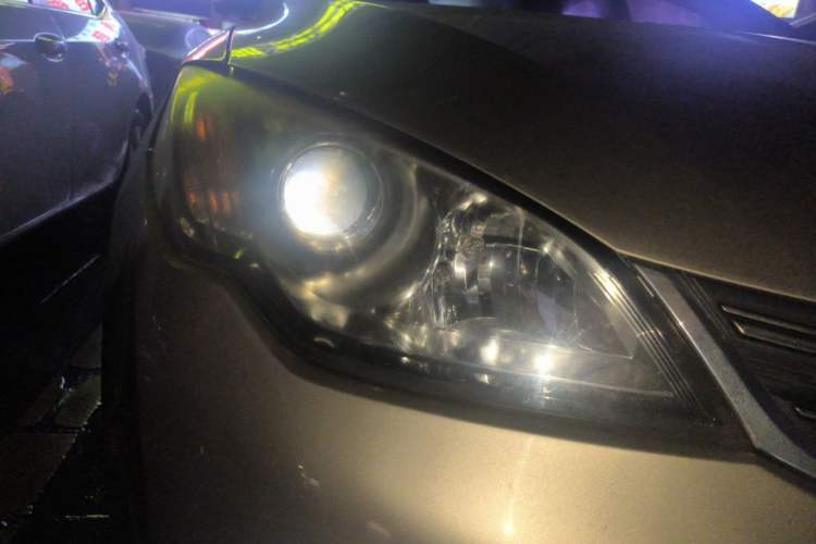 Used Roewe 360 2017 1.5L Automatic Smart Screen Version Right Front Headlight