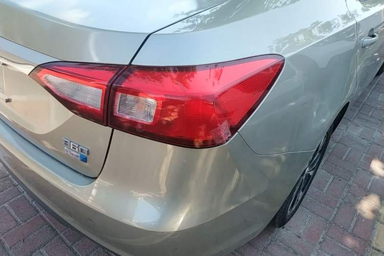 Used Roewe 360 2017 1.5L Manual Luxury Edition Right Rear Taillight