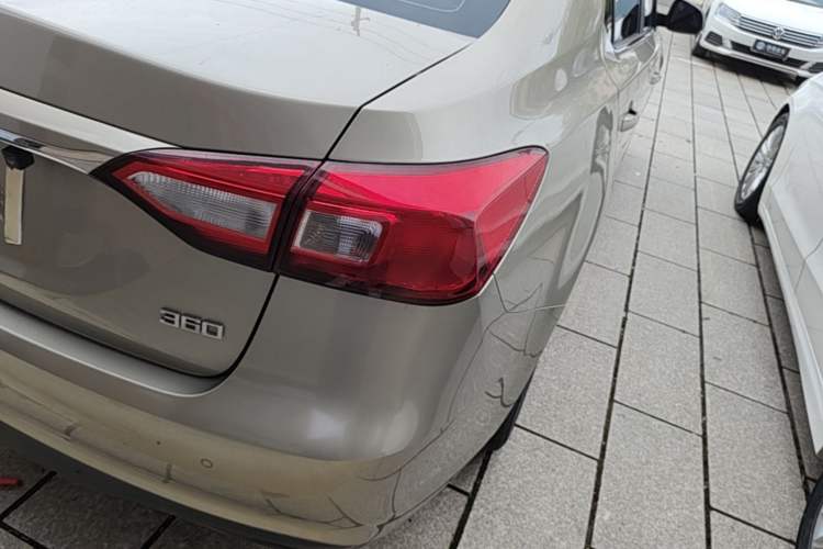Used Roewe 360 2017 1.5L Automatic Luxury Edition Right Rear Taillight