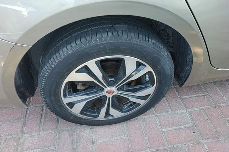 Used Roewe 360 2017 1.5L Manual Luxury Edition Right Rear Wheel Hub