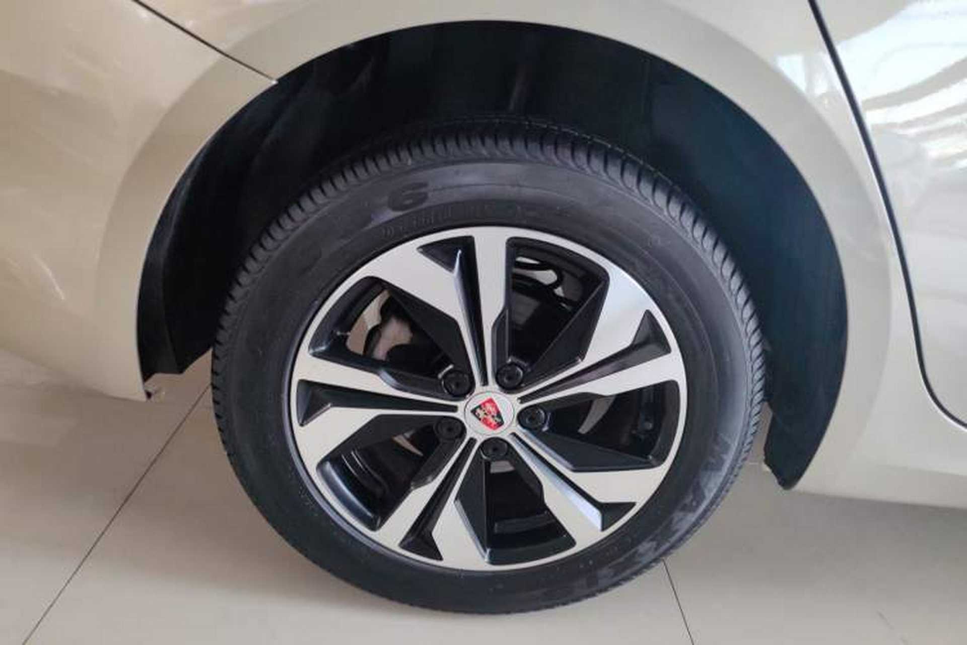 Used Roewe 360 2017 1.5L Automatic Smart Screen Version Right Rear Wheel Hub