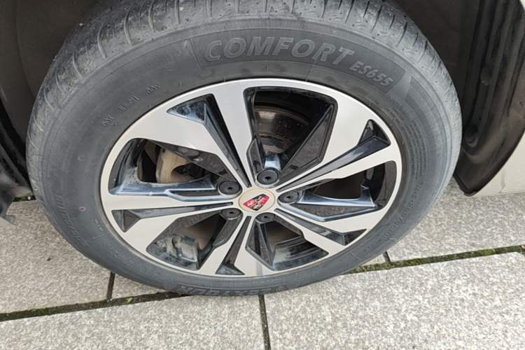 Used Roewe 360 2017 1.5L Automatic Luxury Edition Right Rear Wheel Hub