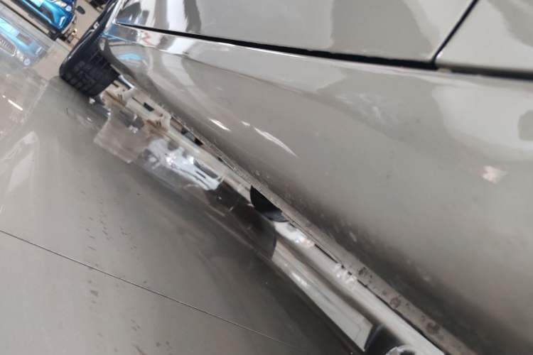 Used Roewe 360 2017 1.5L Automatic Smart Screen Version Right Side Sill