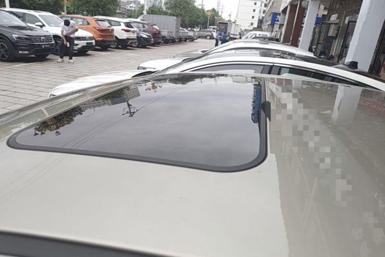 Used Roewe 360 2017 1.5L Automatic Luxury Edition Roof