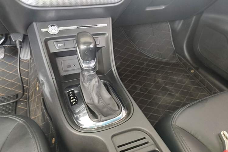 Used Roewe 360 2017 1.5L Automatic Luxury Edition Gear Lever