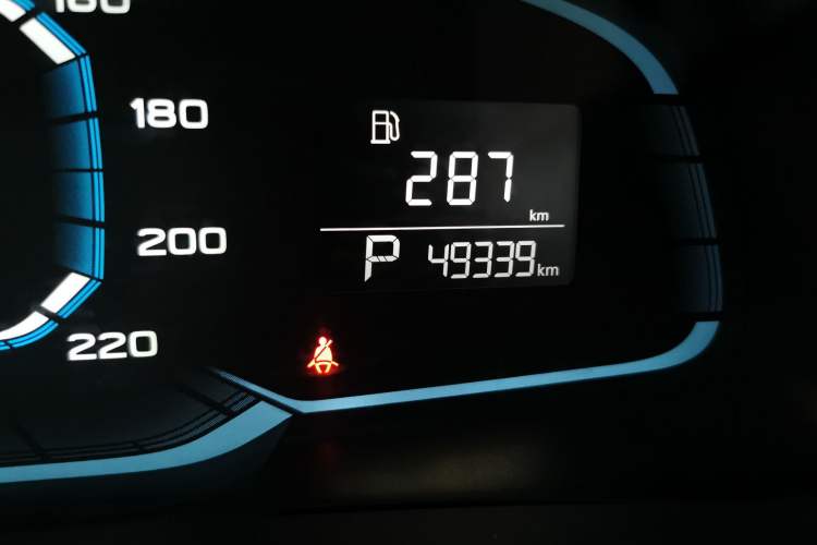 Used Roewe 360 2017 1.5L Automatic Luxury Edition Odometer Close Up