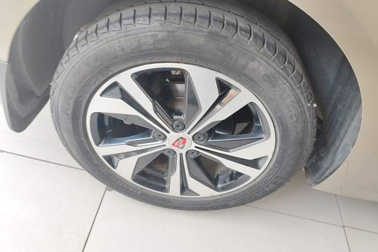 Used Roewe 360 2017 1.5L Automatic Luxury Edition Right Rear Wheel Hub
