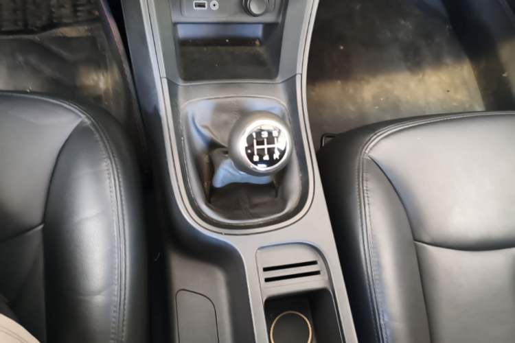 Used Roewe 360 2017 1.5L Manual Luxury Edition Gear Lever