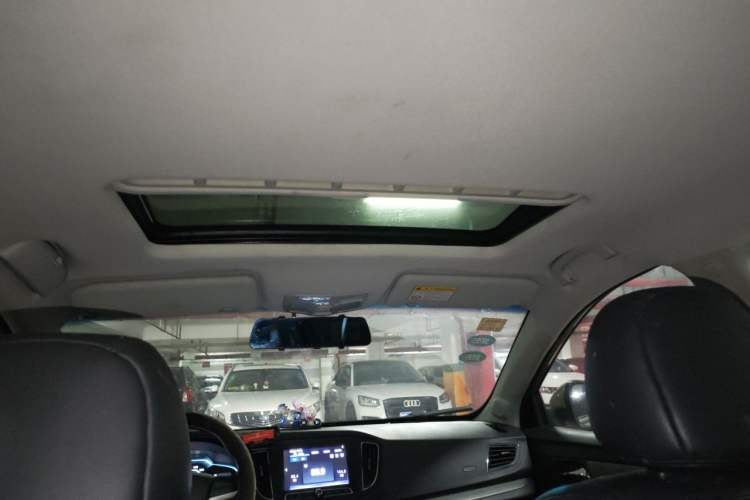 Used Roewe 360 2017 1.5L Automatic Luxury Edition Headliner