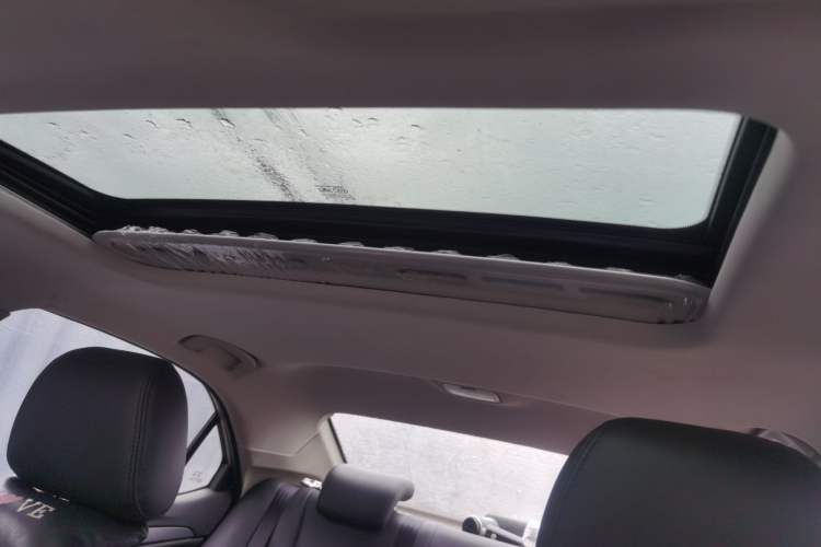 Used Roewe 360 2017 1.5L Manual Luxury Edition Headliner