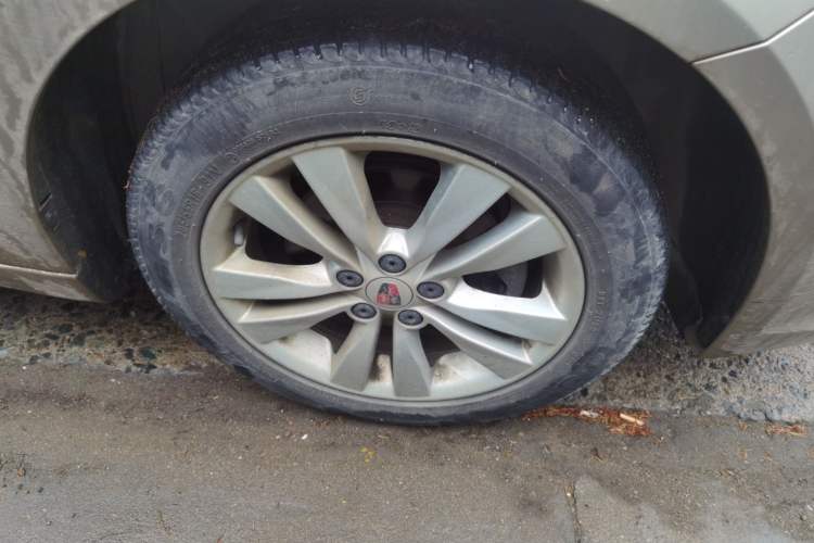 Used Roewe 360 2017 1.5L Manual Luxury Edition Right Front Wheel Hub
