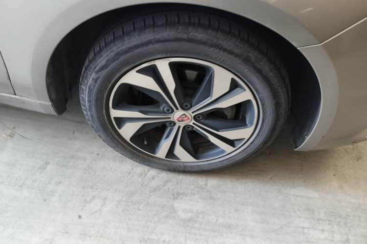 Used Roewe 360 2017 1.5L Manual Luxury Edition Right Front Wheel Hub