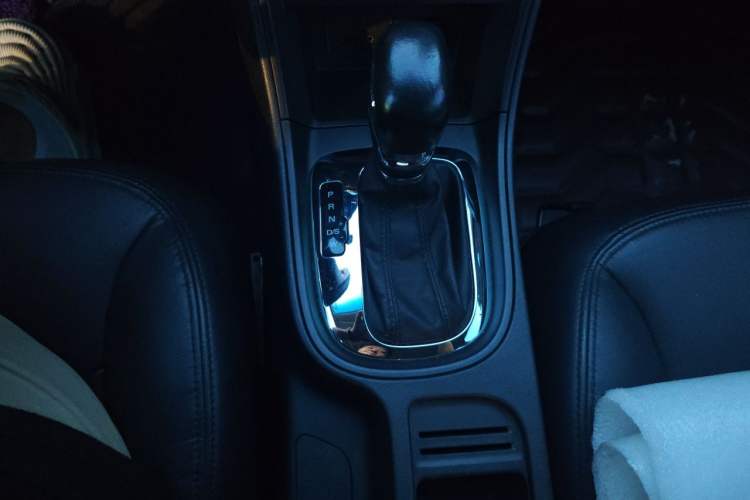 Used Roewe 360 2017 1.5L Automatic Luxury Edition Gear Lever