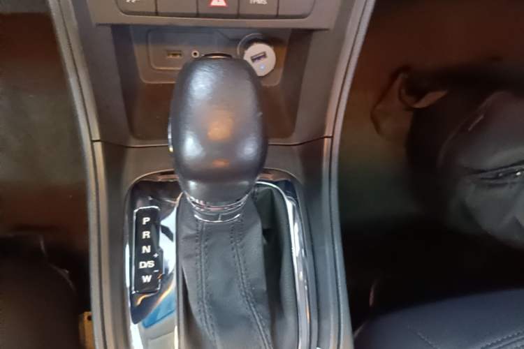 Used Roewe 360 2017 1.5L Automatic Luxury Edition Gear Lever